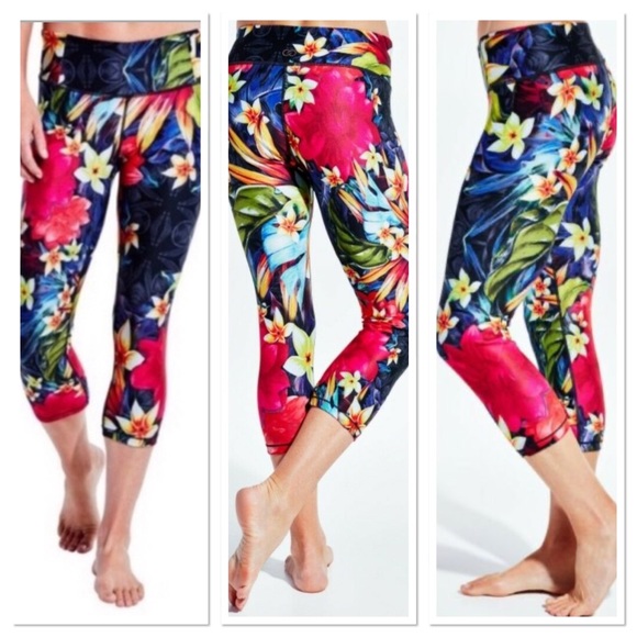CALIA by Carrie Underwood Pants - CALIA by Carrie Underwood Tropical Capri leggings